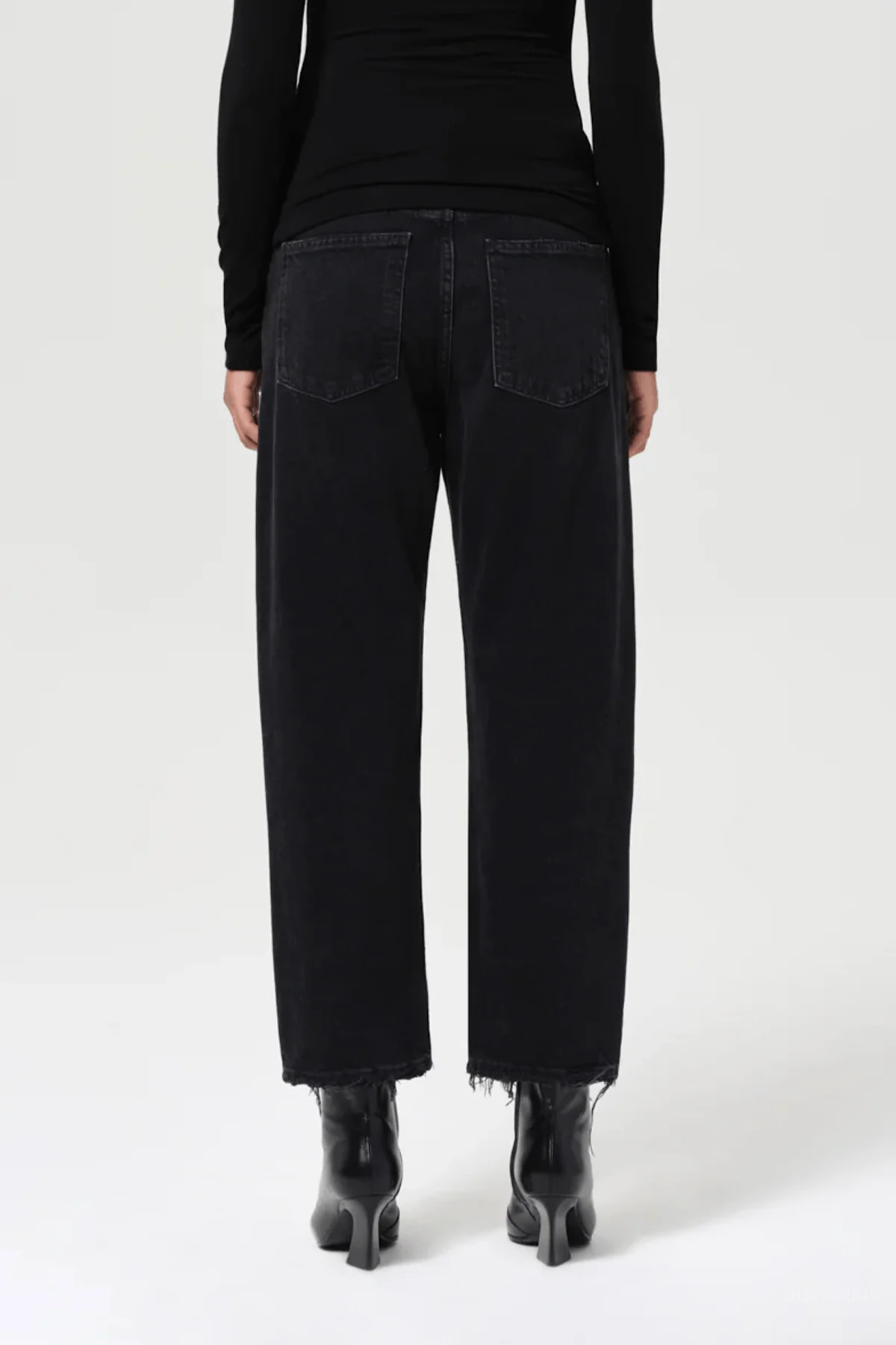 90's Crop Mid Rise Straight in Tar - Image 3