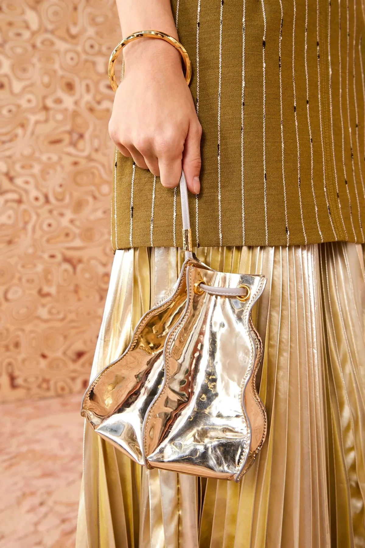 Adria Pleated Wave Crossbody in Platino - Image 2