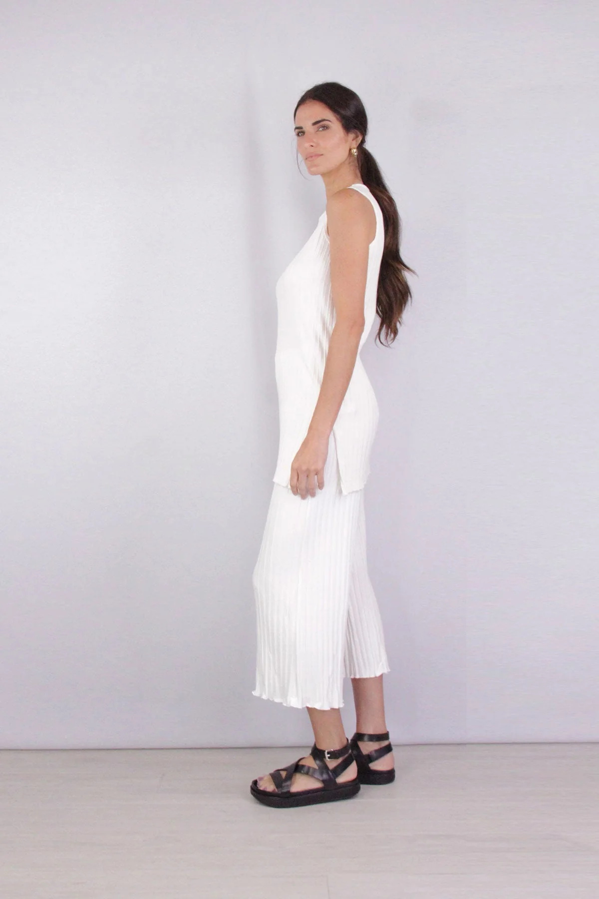 Alder Wide Crop Pant in Macadamia - Image 3