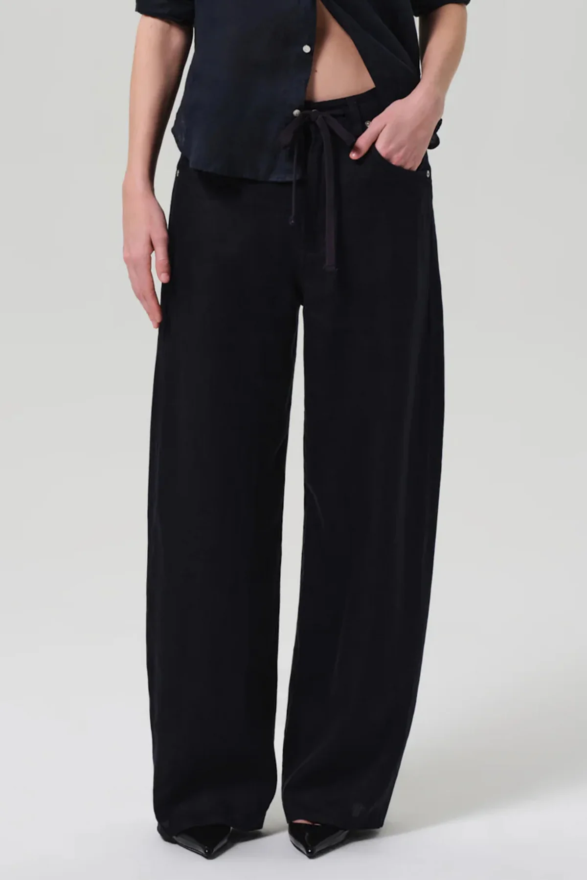 Brynn Drawstring Linen Trouser in True Navy - Image 2