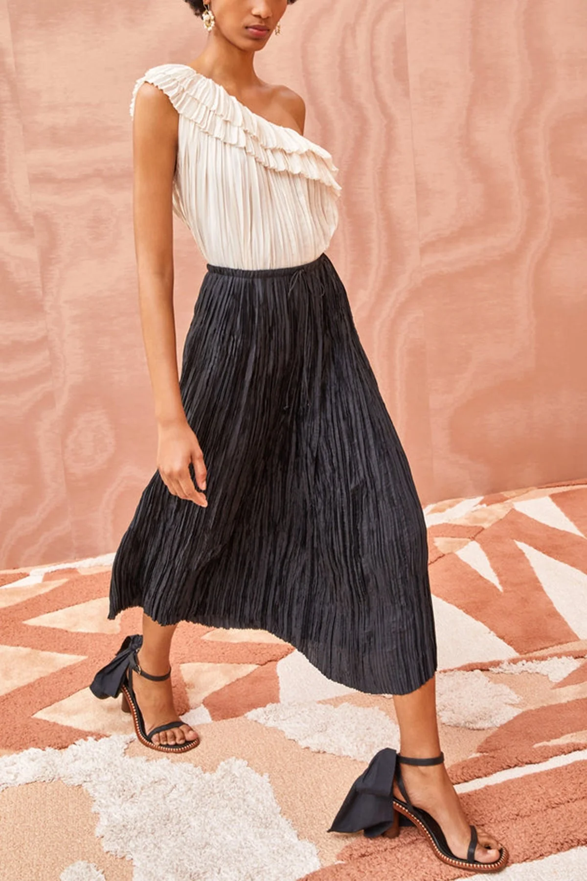 Dioni Midi Skirt in Noir - Image 2