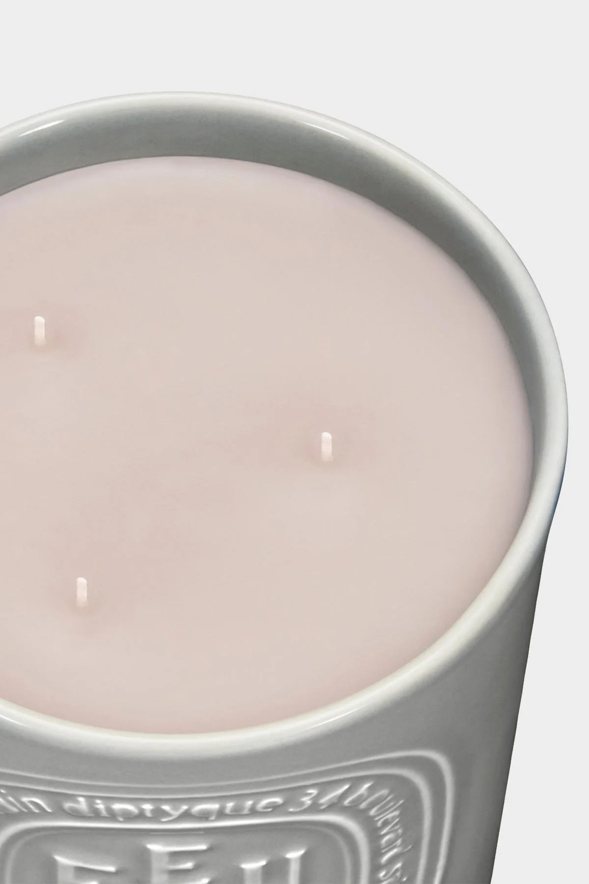 Feu de Bois Large Colored Candle 21.2oz - Image 2