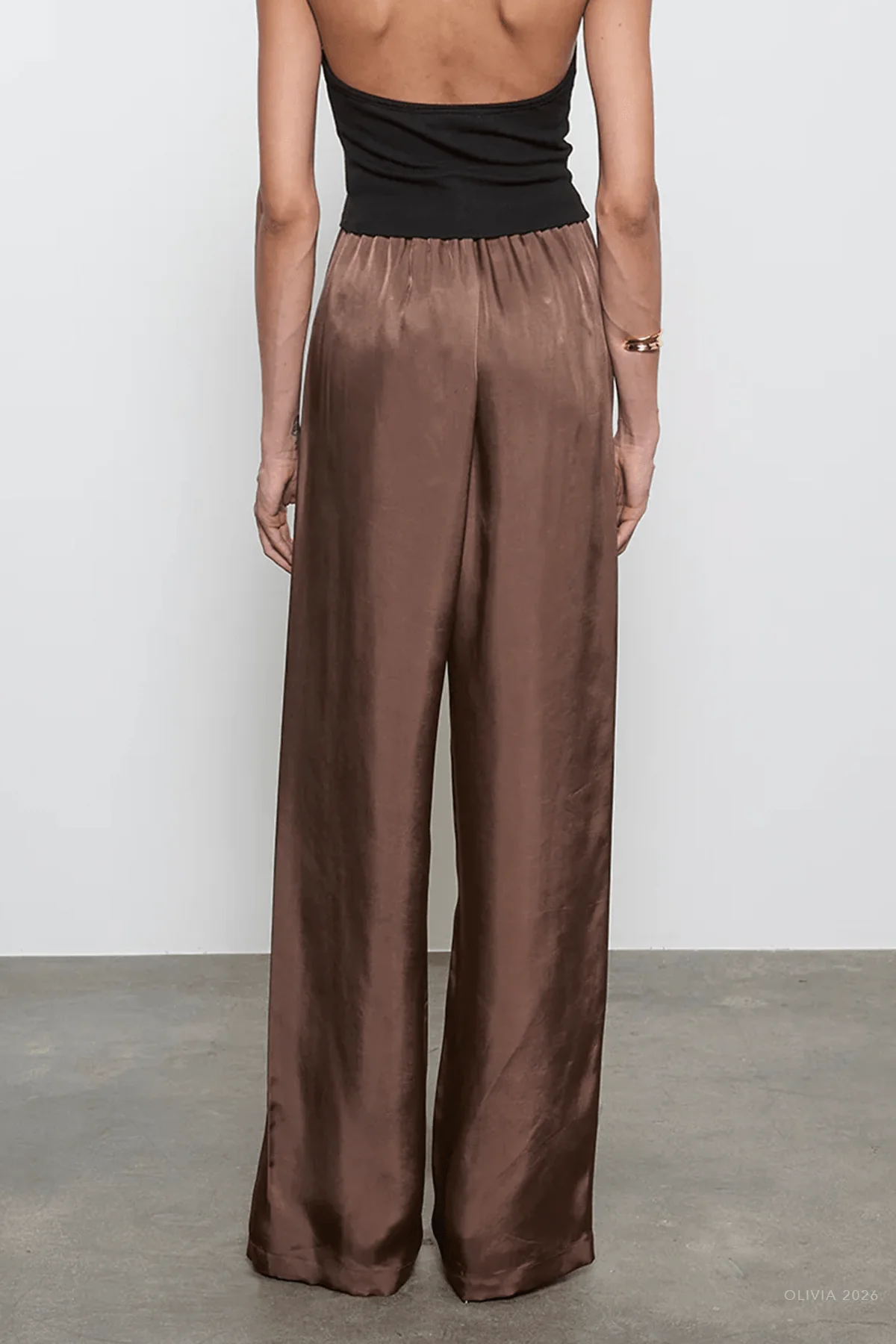 Fluid Twill Pant in Chocolate - Image 3