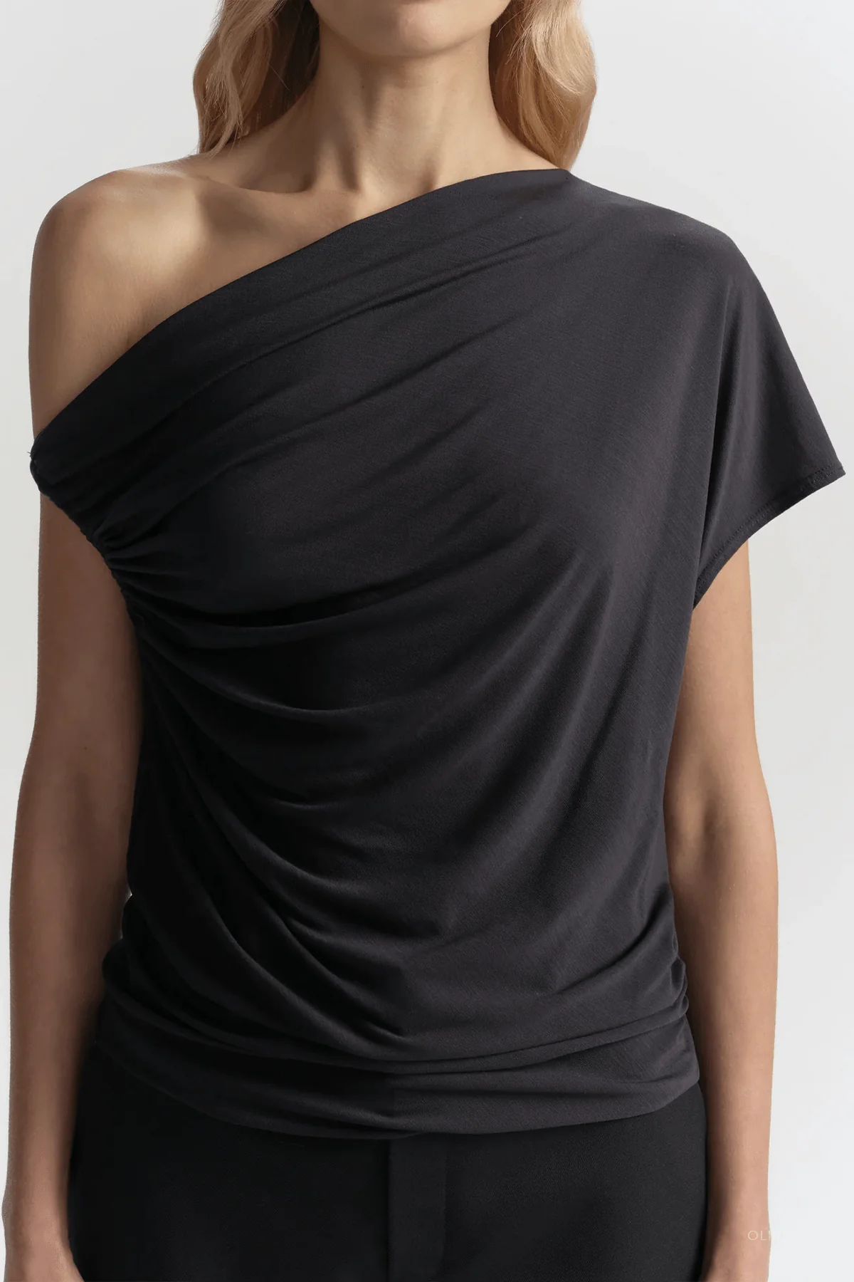 Halle One Shoulder Tee in Night Blue - Image 4