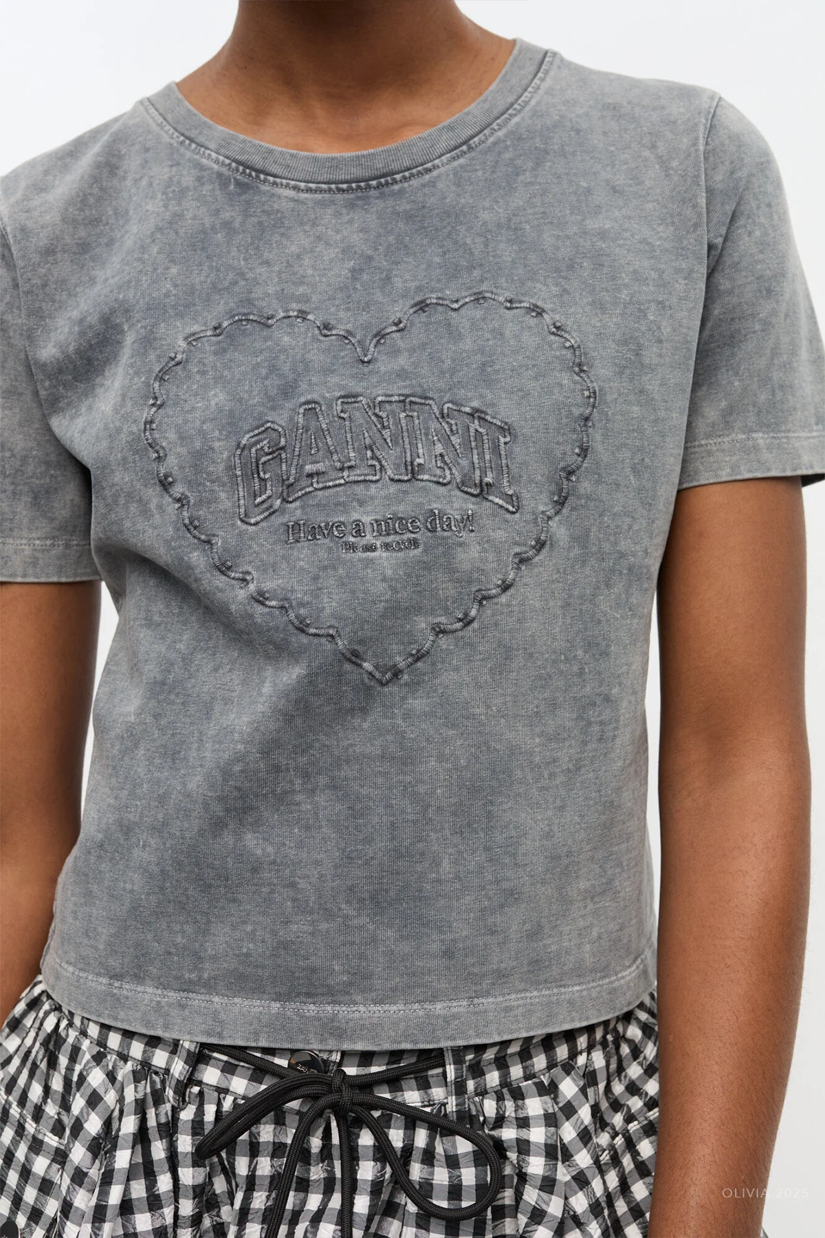 Heart Cropped T-Shirt in Phantom - Image 4
