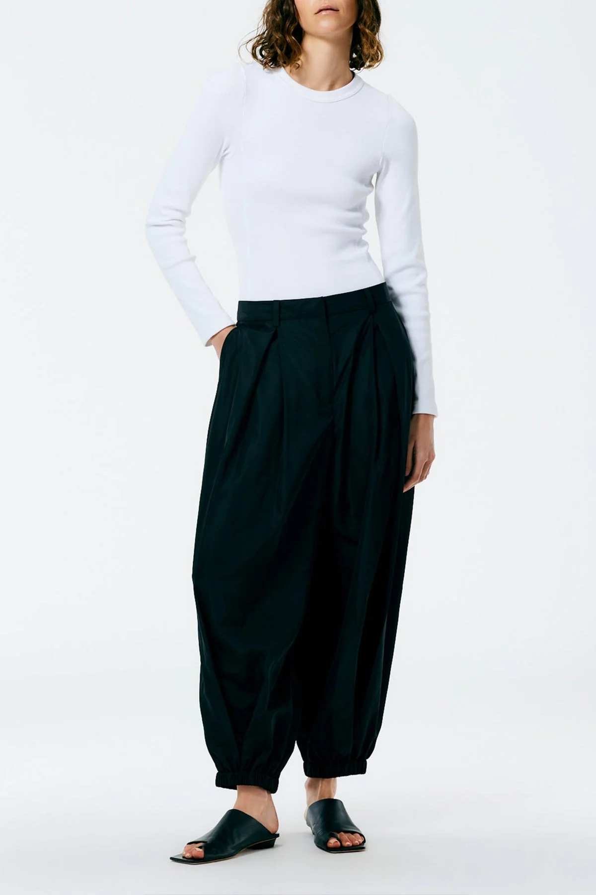 Italian Sporty Nylon Eden Pleated Balloon Long Pant in Black