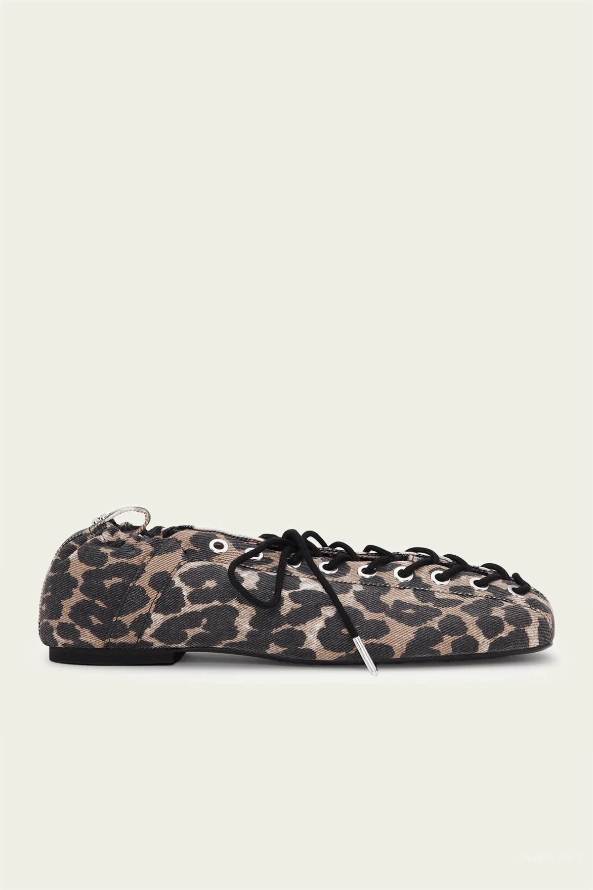 Lace-Up Ballerinas in Leopard