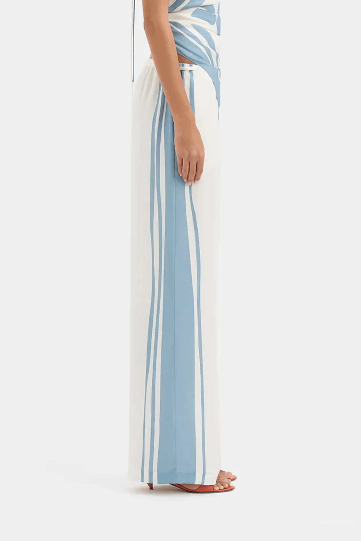Lilou Drawstring Pant in Liora Blue - Image 4