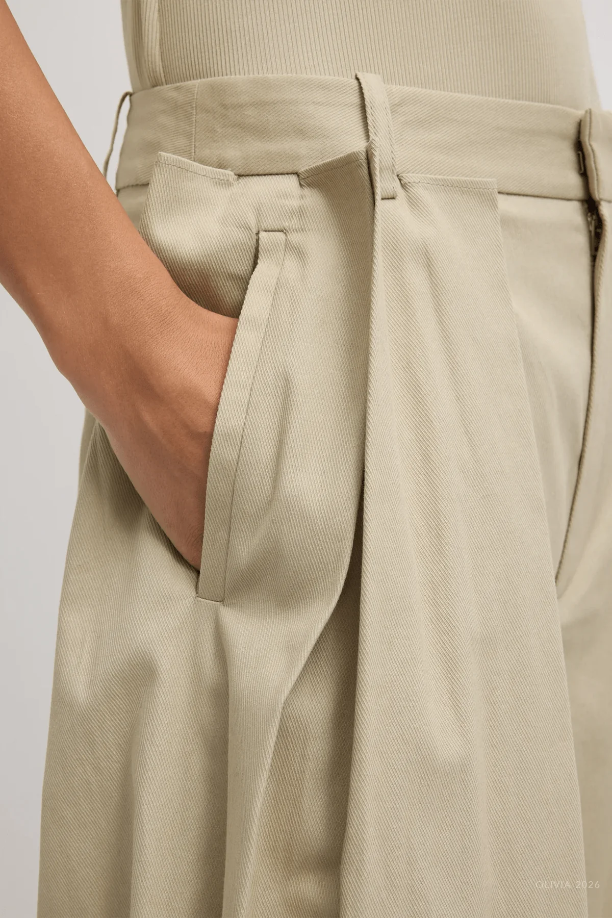 Luxe Spring Twill Tucked Pleated Wide Leg Trouser in Taupe - Image 4