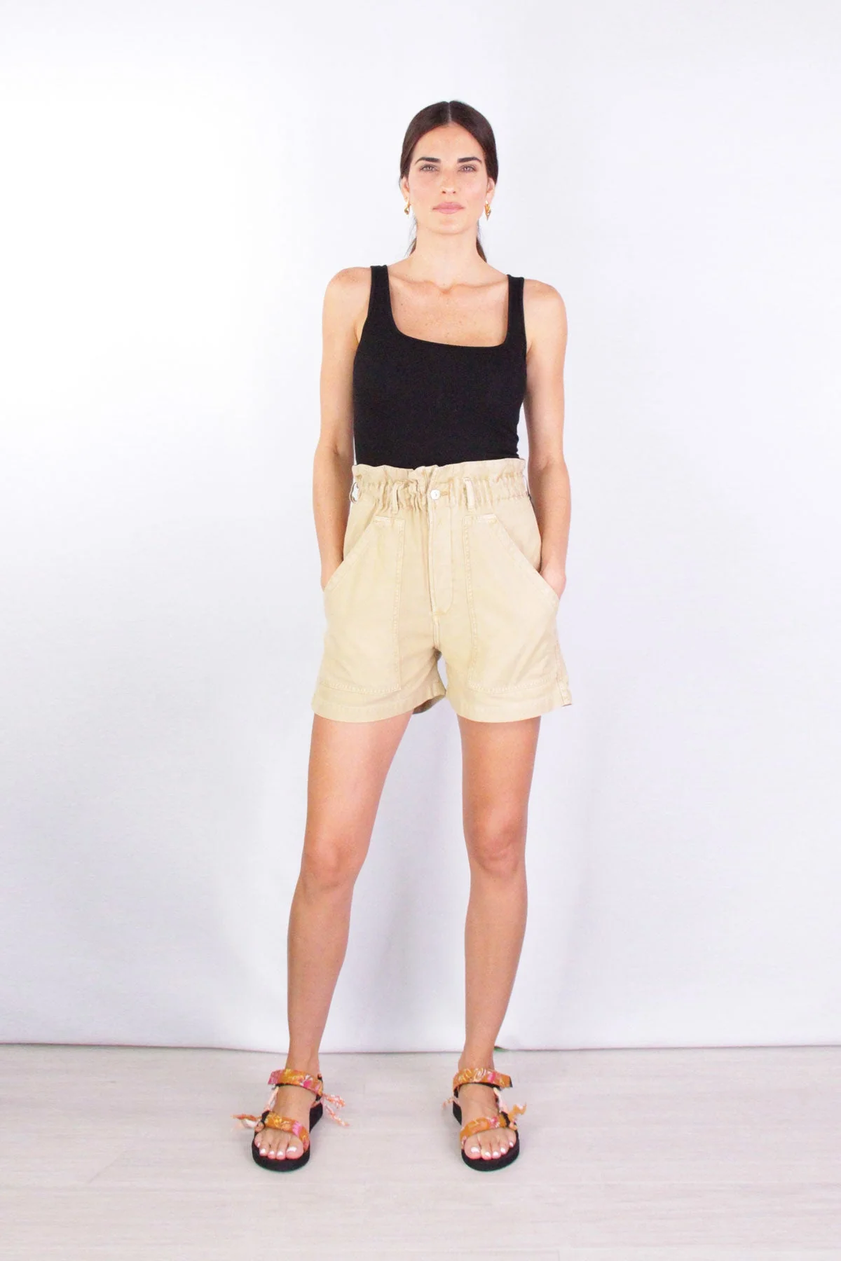 Naria Short in Sunny Days - Image 2