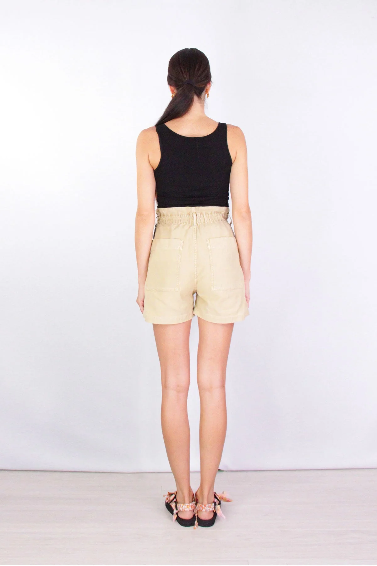 Naria Short in Sunny Days - Image 4