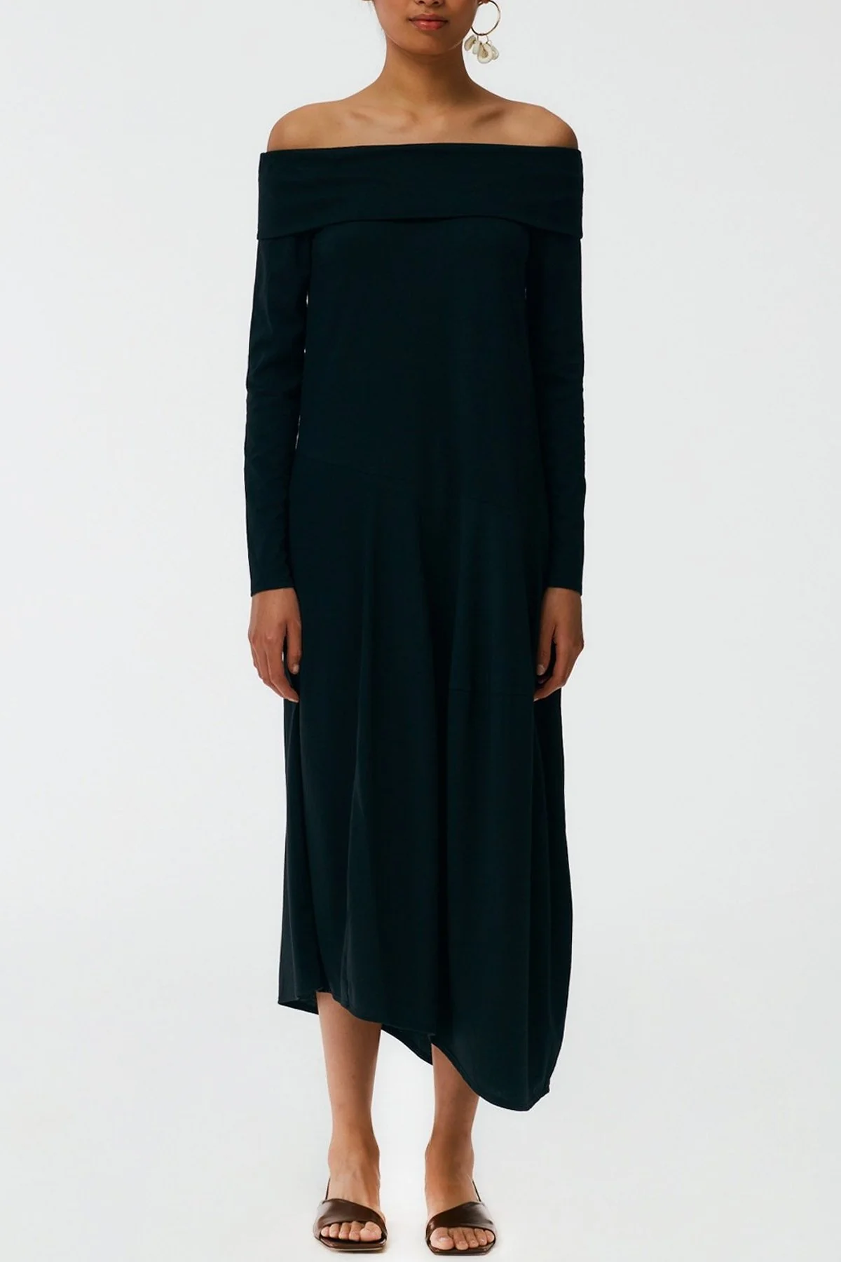 Off The Shoulder T-Shirt Dress in Black - Image 2