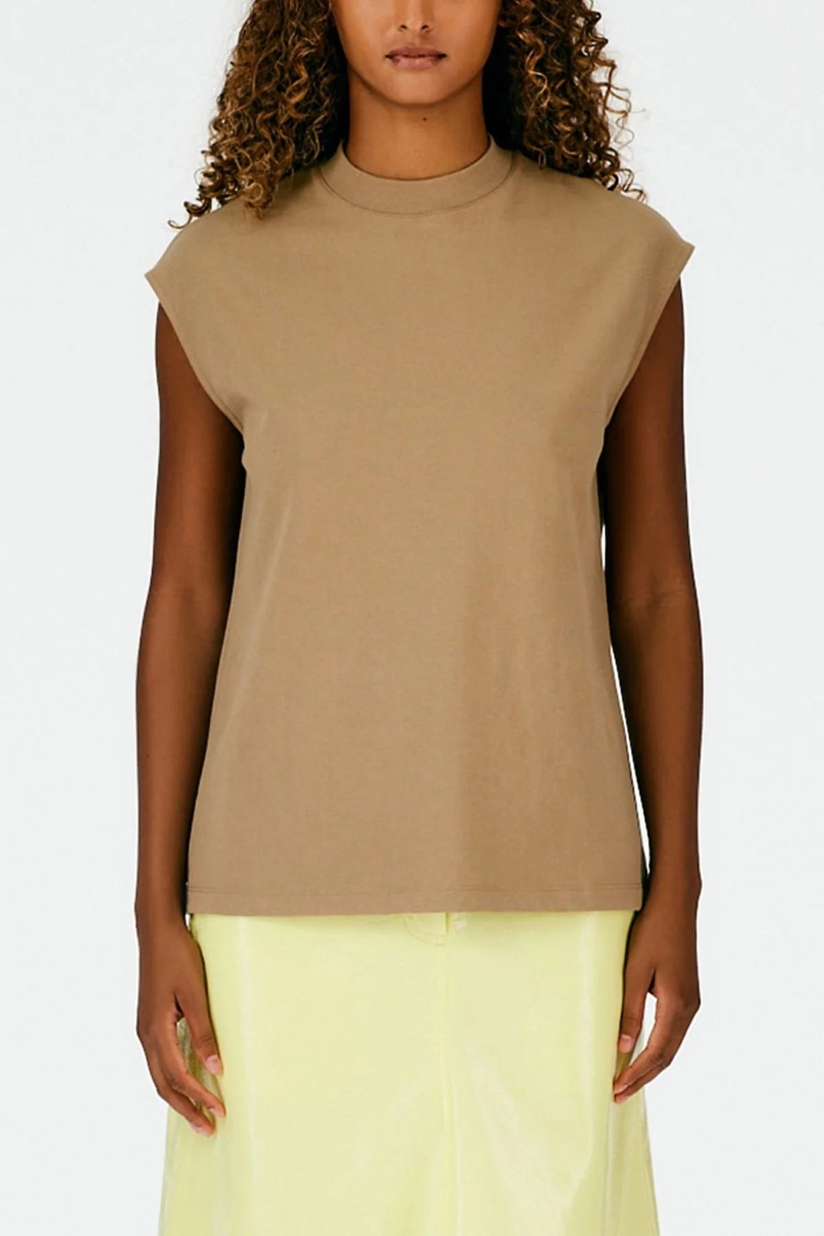 Punto Milano Mockneck T-Shirt in Light Ochre Brown - Image 2
