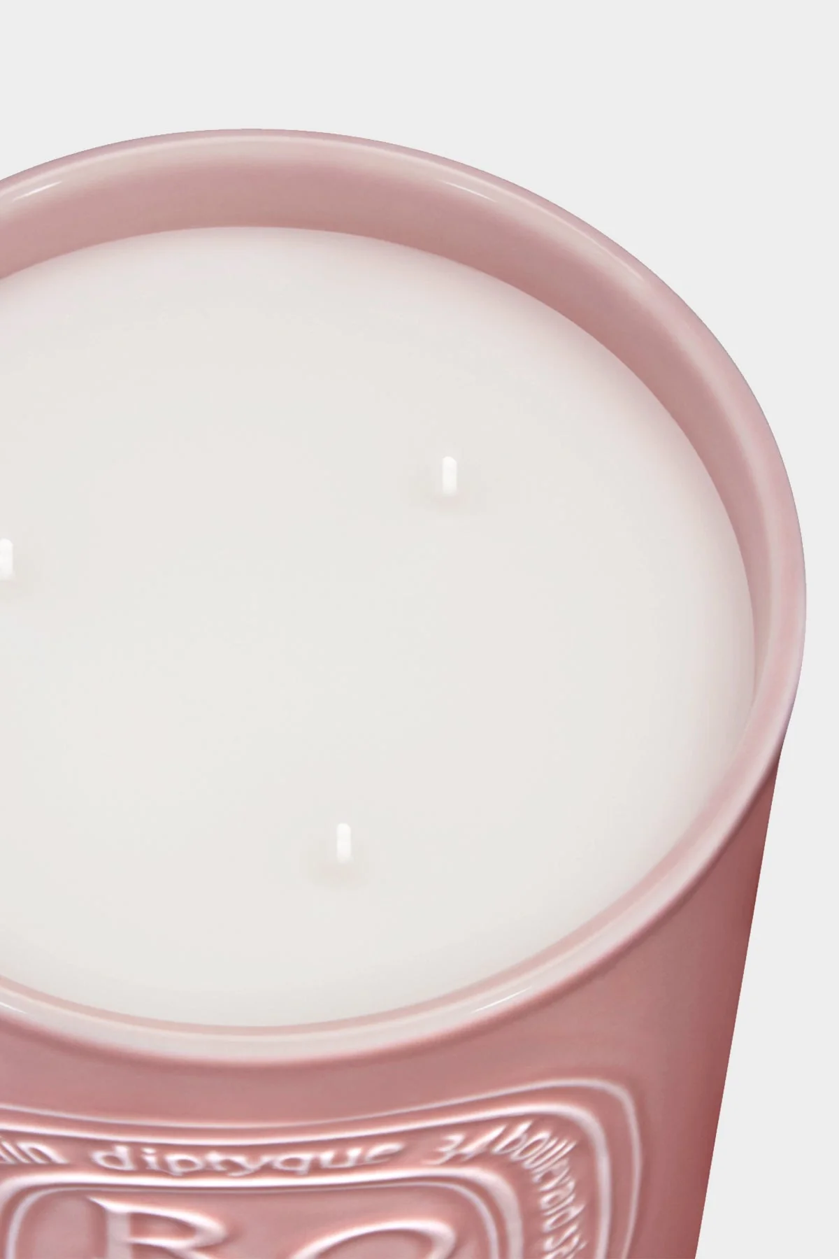 Roses Large Colored Candle 21.2oz - Image 2