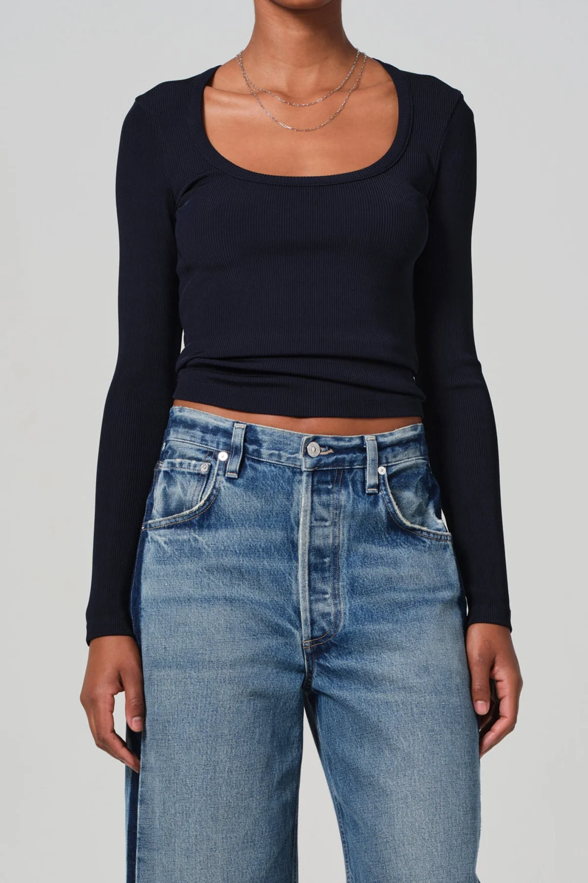 Rumi Scoop Neck in Navy