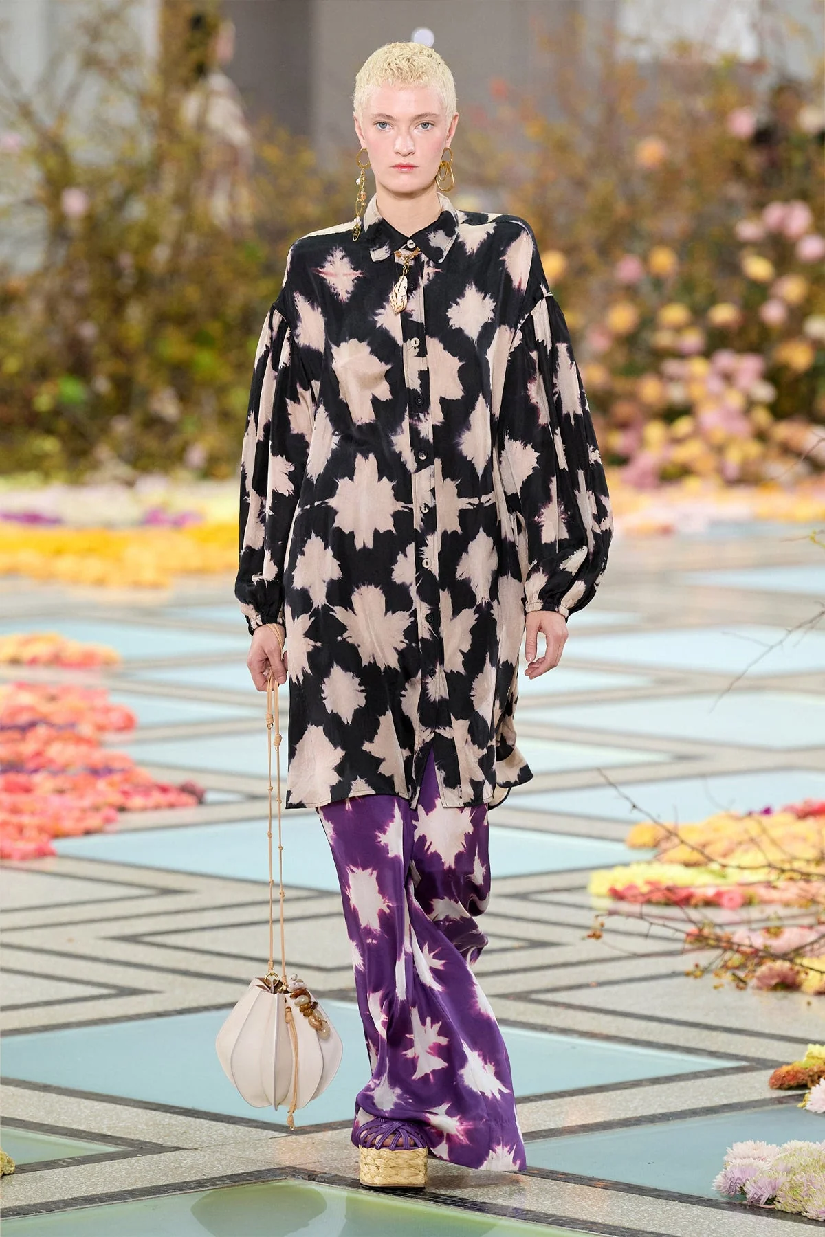 Sawyer Wide-Leg Pant in Cassis Blur - Image 2