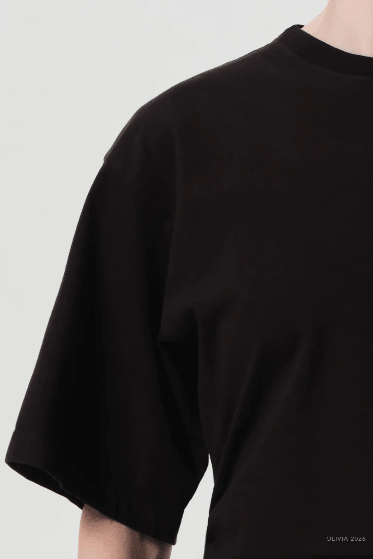 Shari Tee in Black - Image 4