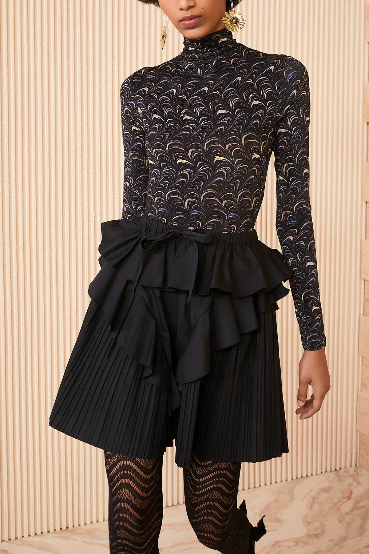 Sigrid Mini Skirt in Noir - Image 2