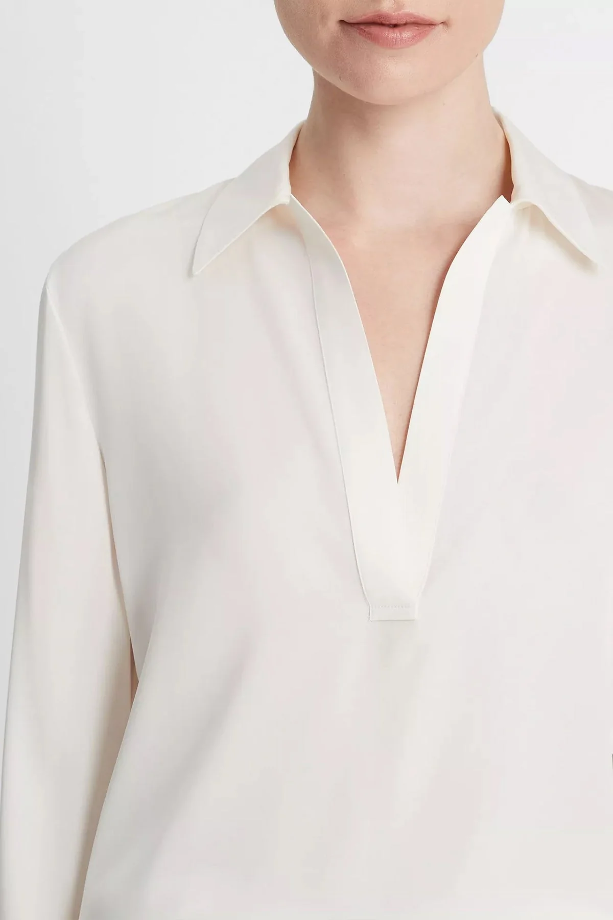Stretch-Silk Long-Sleeve Polo Blouse in Off-White - Image 4